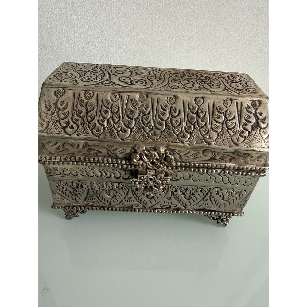 Vintage Indian Silver Tone Repousse Jewelry Trinket Box Blue Velvet Lined